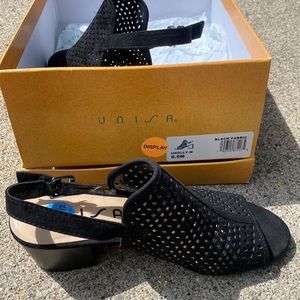 Black women’s sandals